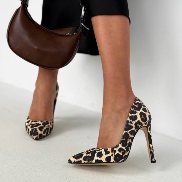 Leo print shoes made of leather - Picture 2 of 13